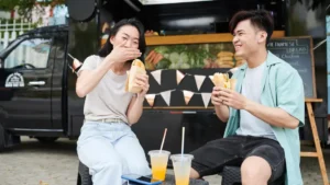 How Food Trucks Manage the Summer Tourist Season in Florida
